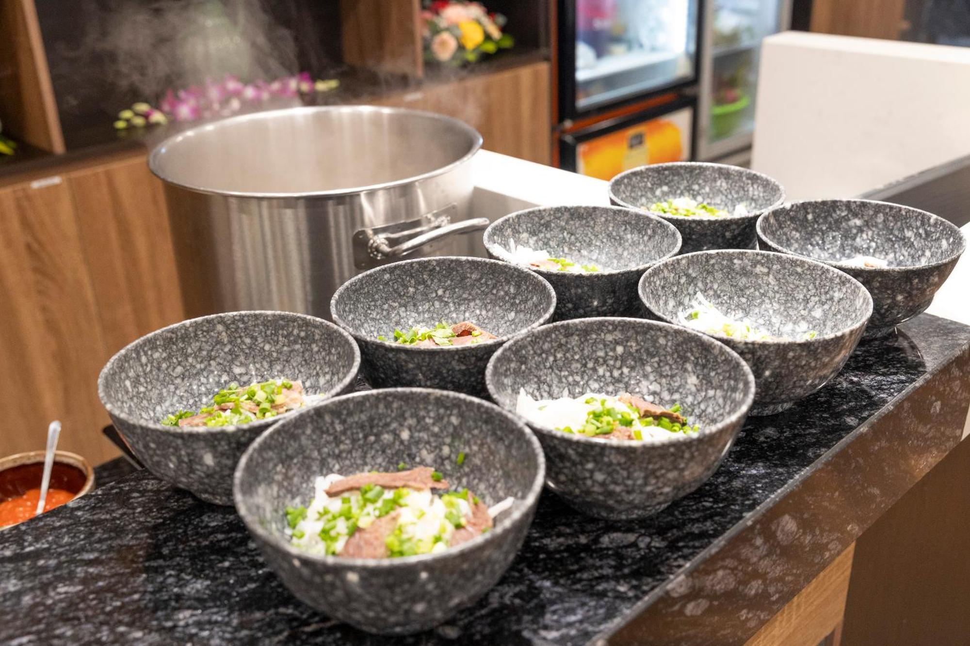 Viet Lotus Saigon Hotel Хошимин Экстерьер фото